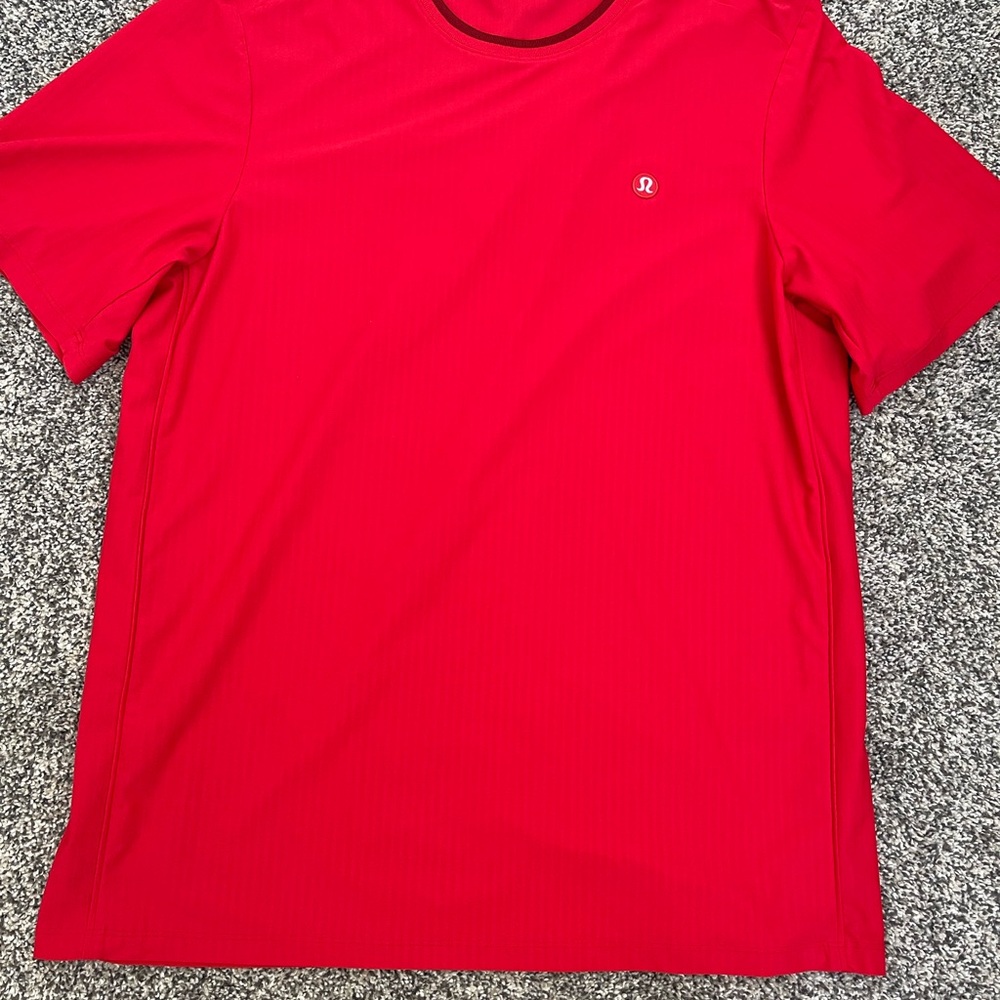 lululemon Men's UV Protective Striped Red Tennis Shirt(Lulu Red)
